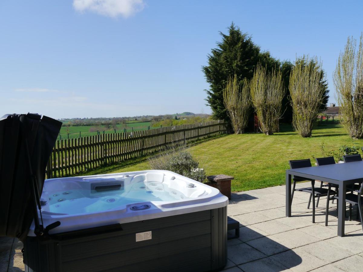 South View Country House Sleeps 12 - Hot Tub - Views Henley-in-Arden Екстериор снимка